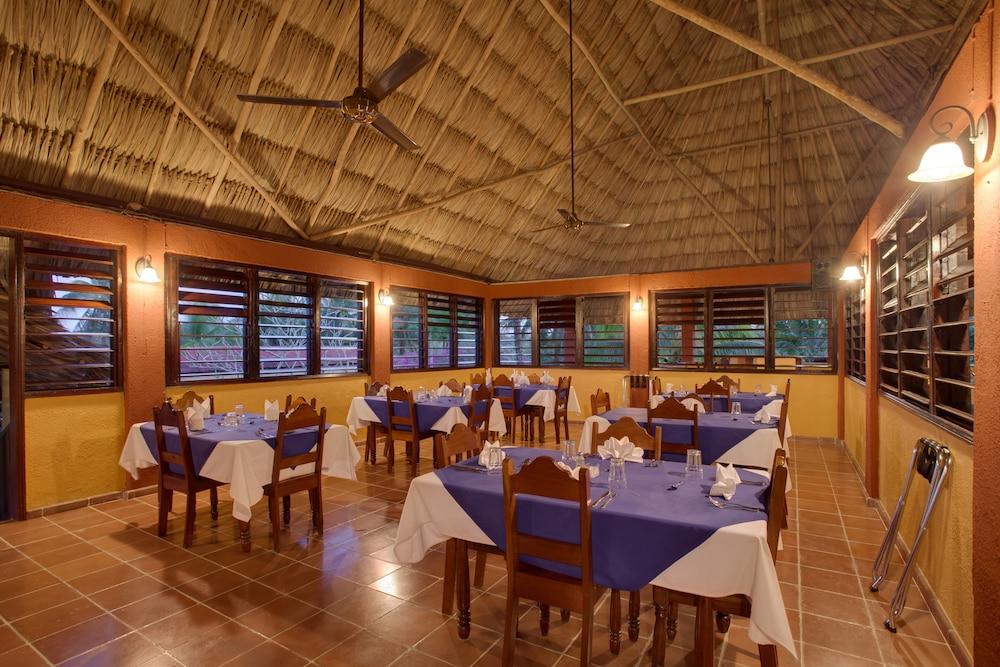 Windy Hill Resort San Ignacio Exteriör bild